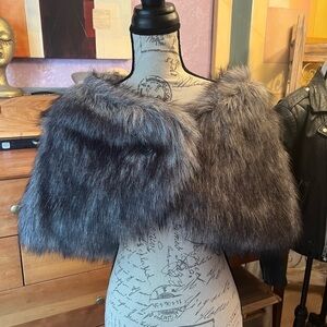Elegant Faux Fur Capelet